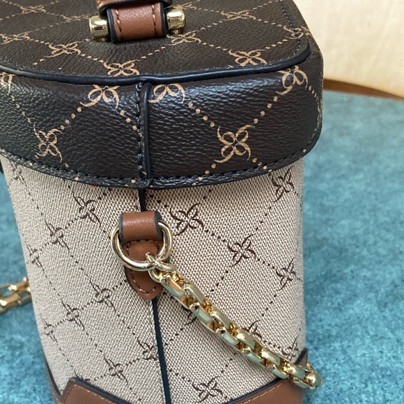 NWOT Nine Wear Hardshell Structured Bucket Signature “9” Bag w Gold Chain Strap - Picture 6 of 16